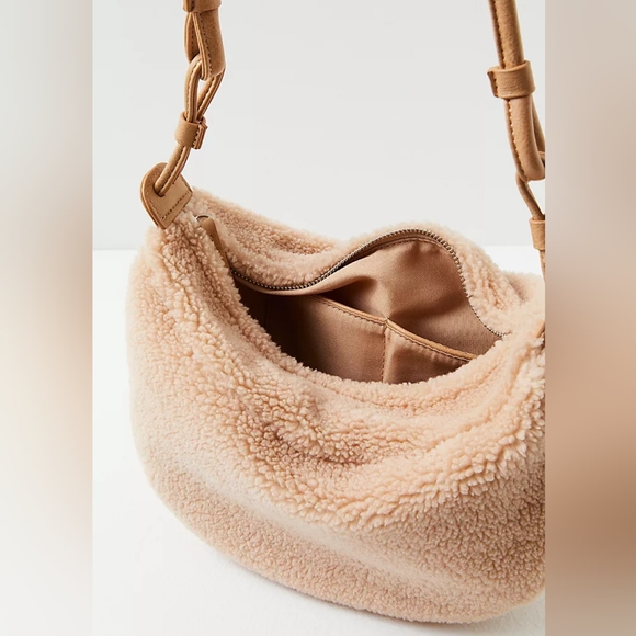 FREE PEOPLE Suki Sherpa Sling NWT - Picture 5 of 10